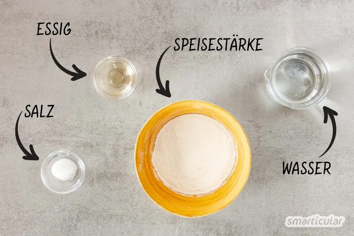 Zutaten f&uuml;r selbstgemachten Kleber: Speisest&auml;rke, Salz, Essig und Wasser.